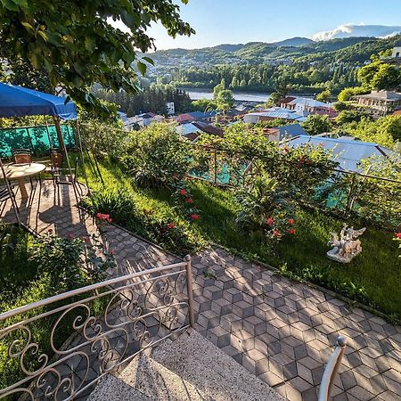 Hotel Veranda Kutaissi Exterior foto